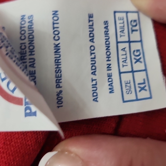 Baby, It's Cold Out Side Red Short-sleeved T-shirt Size XL Winter - Picture 3 of 3